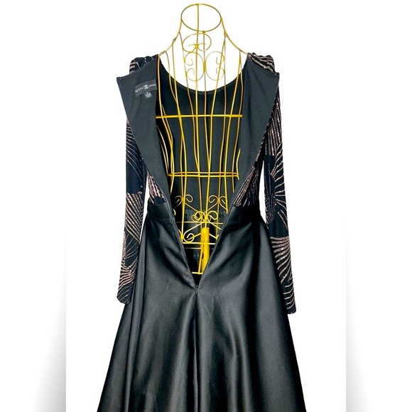 Betsy & Adam Black & Gold Long Sleeve Glitter Gianni Maxi Gown w/ Pockets Size 4 - Picture 14 of 16